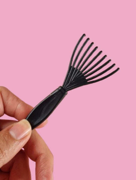 Brush cleaner comb image 0